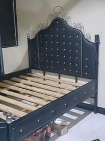 A picture of Bed used for sale 0693216029 bei ni 180 000