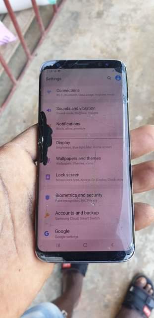 A picture of samsung galaxy s8 plain