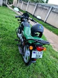 A picture of BOXER BM 125 FULL DOCUMENT S TSH 850 000 NIPIGIE