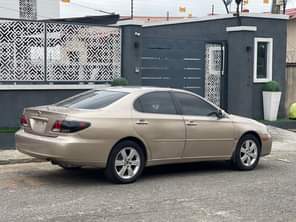 A picture of 2005 LEXUS ES330 SEAT COVER CLEAN BUY N DRIVE PERFECT
