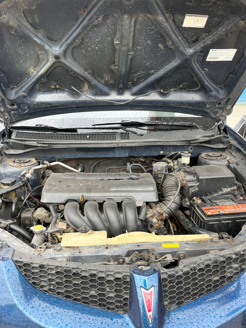 A picture of 2004 MODEL PONTIAC VIBE EVERYTHING IS GUCCI FIRST BODY NEAT