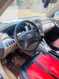 A picture of 2006 model Toyota Highlander Available 3 9 Million naira Awka