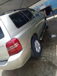 A picture of EXTREMELY CLEAN 2004 MODEL TOYOTA HIGHLANDER First body Untampered engine