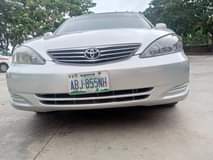 A picture of 2004 Toyota Camry SE
