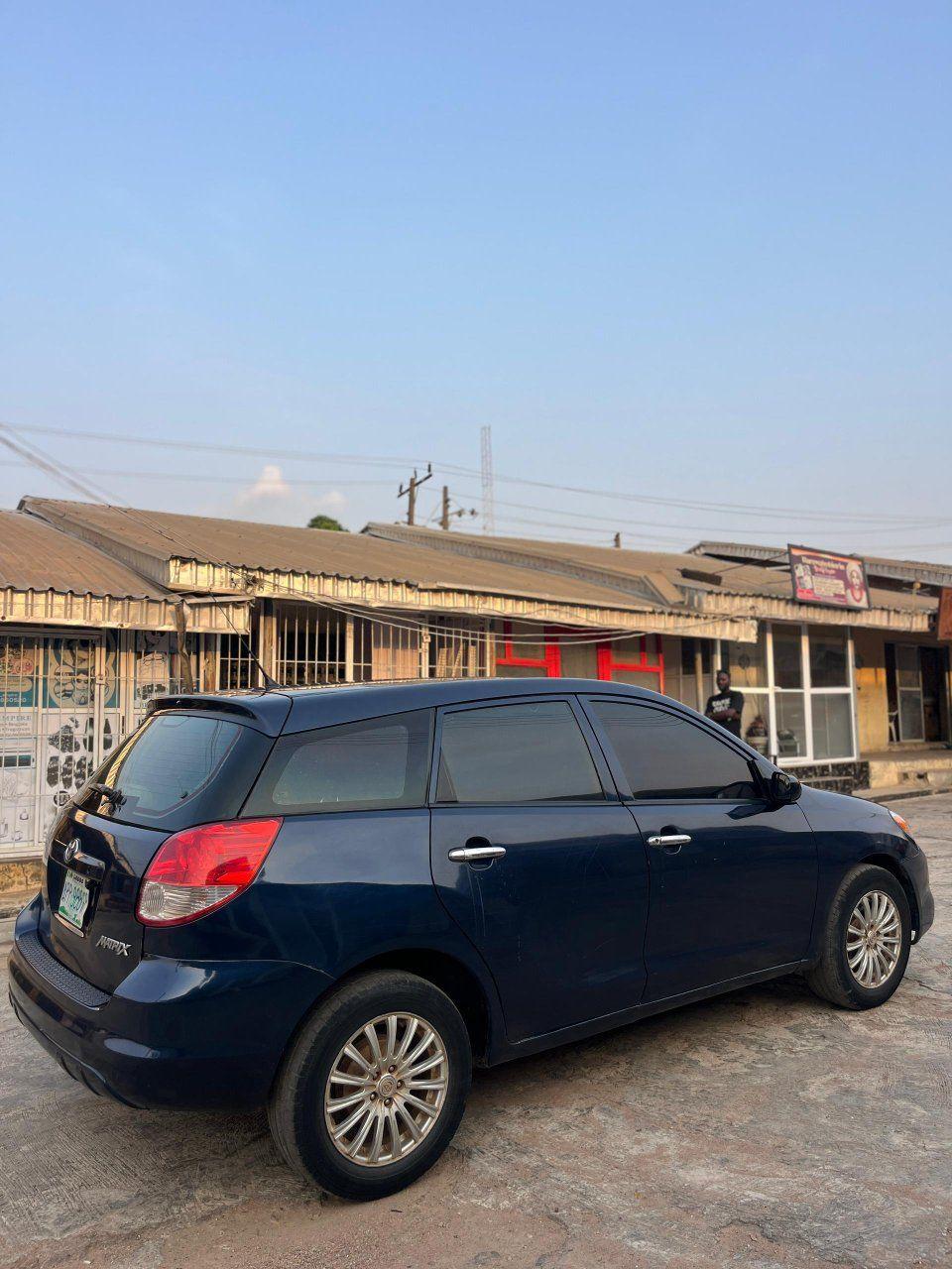 A picture of Toyota Matrix 03 in good condition Ibadan