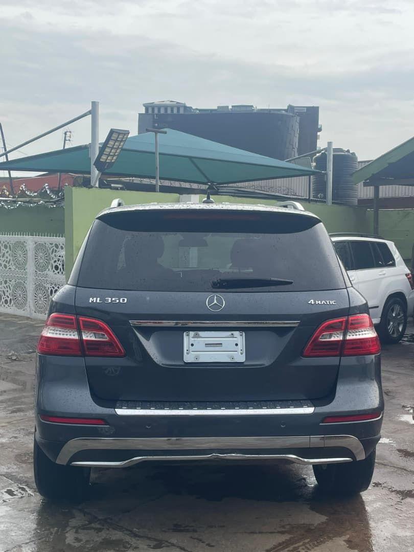 A picture of Car
