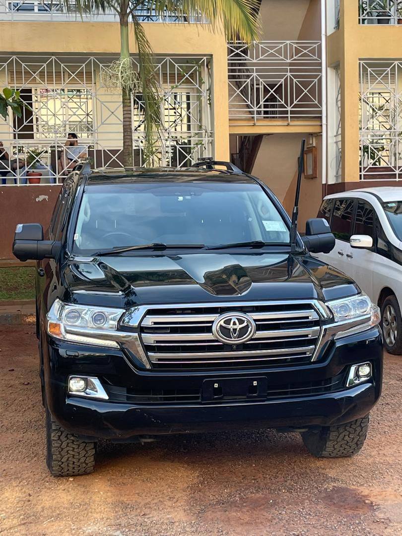 A picture of Toyota Land Cruiser 2020 UGX 320 000 000 Call or