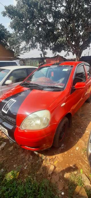 A picture of Toyota vitz UGX 10 000 000