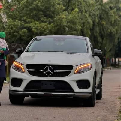 A picture of FOR SALE Super Clean Foreign used Mercedes Benz GLE450 fullest