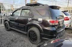 A picture of Toyota fortuner model 2012