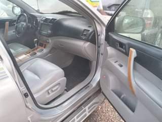 A picture of 2010 Belgium standard 2010 Toyota Highlander Highlander