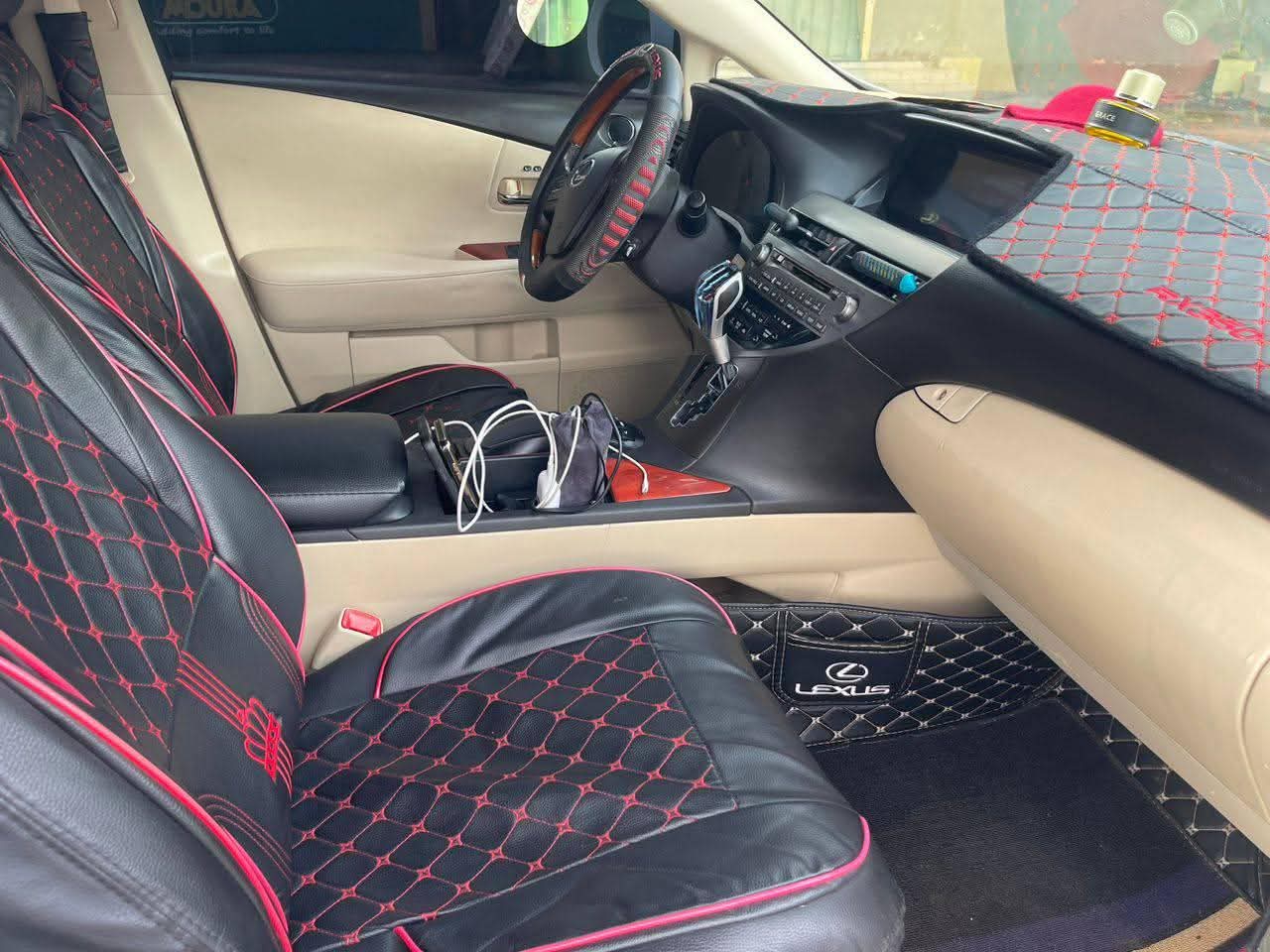 A picture of 2010 Lexus toyota