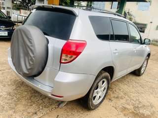 A picture of It s na excellent tokunbo standard Rav4 2008 model buy