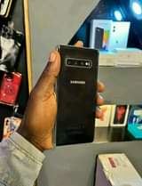 A picture of Samsung galaxy s10 plus