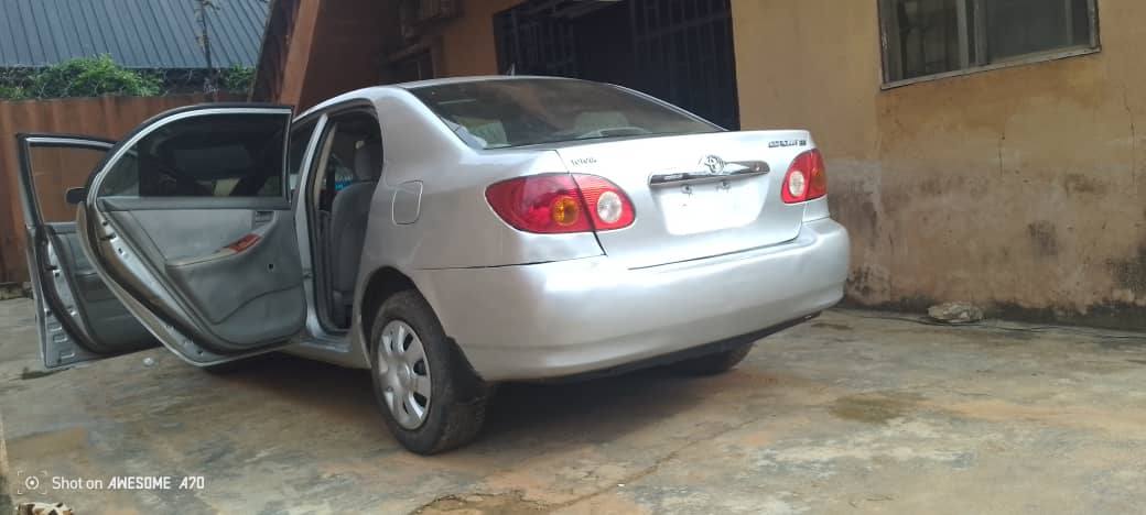A picture of Corolla 2004