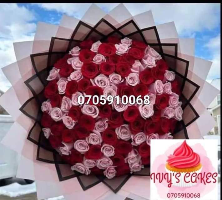 A picture of Cakes and flowers