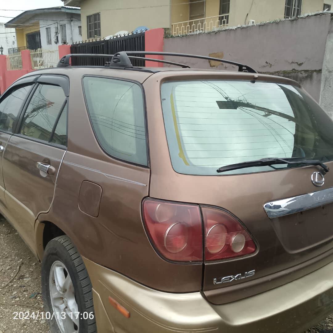 A picture of Nigerian used RX 300