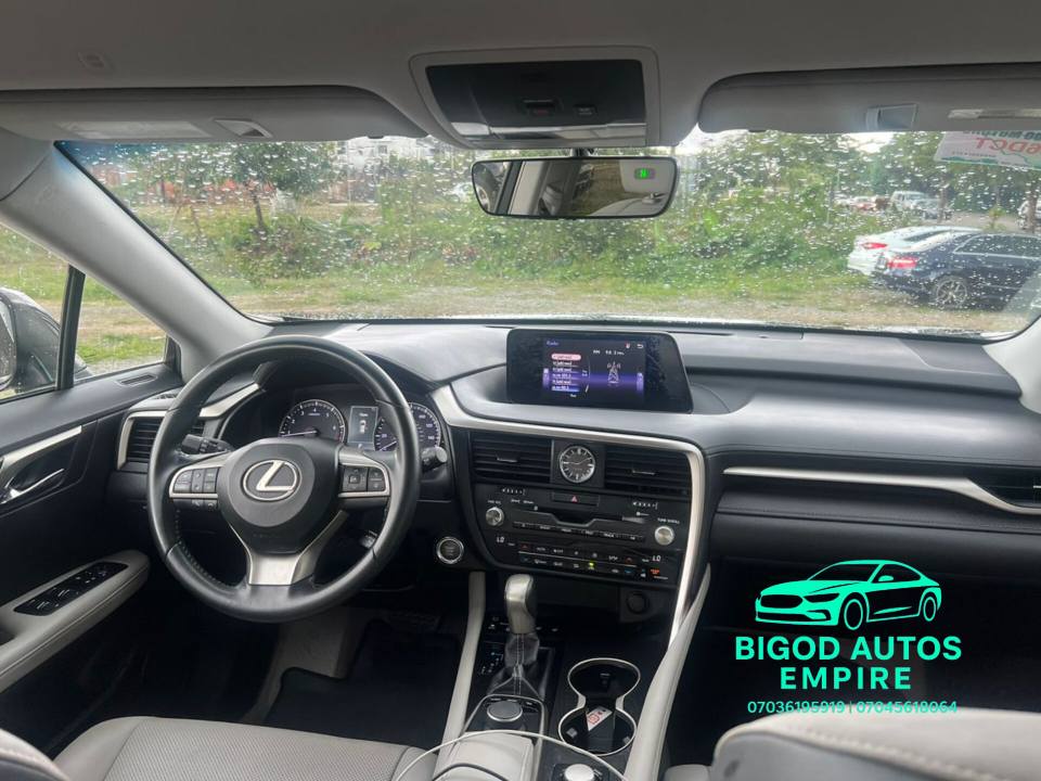 A picture of Distress foreign used Rx350 2017 model