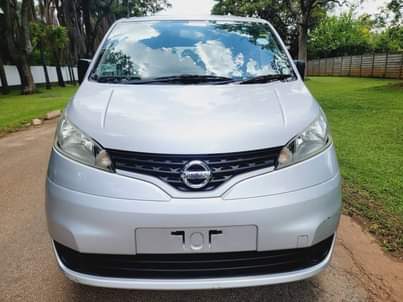 nissan nv200