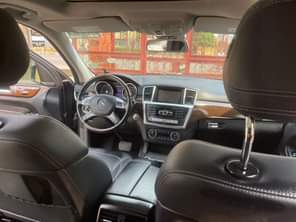 A picture of Benz ml 350 4matic 2014 model full option with navigation