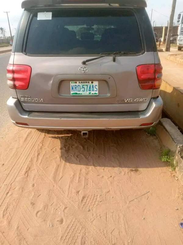 A picture of Toyota sequoia tokunbo standard complete pure first body pan untouched