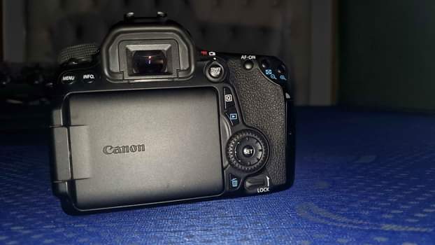A picture of Canon 70D with lens 18 55mm