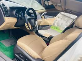 A picture of 2013 Hyundai sonata key entry Panaromic roof nice and clean