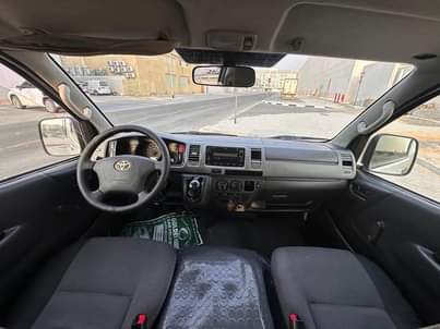 A picture of Toyota Hiace 2013 watsapp 0551513562