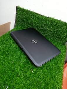 A picture of Dell laptop RAM 4 GB HDD 320 GB core i3