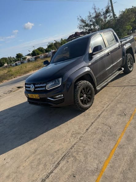 A picture of Volkswagen Amarok pick up