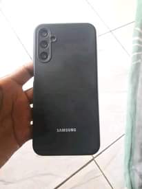 A picture of Samsung galaxy A14 on sale at 450 000