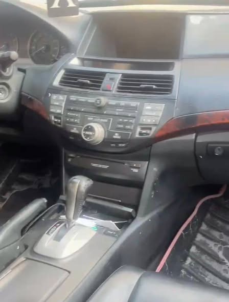A picture of Quick deal Honda crosstour 2010 model V6