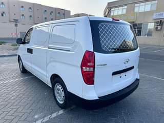 A picture of Hyundai H1 delivary van 2018 watsapp 0551513562
