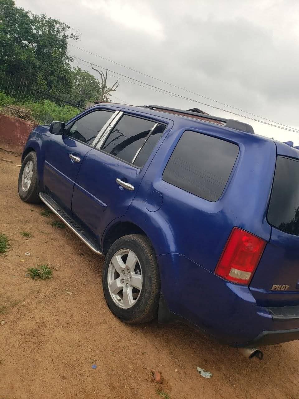 A picture of 2012 Honda pilot