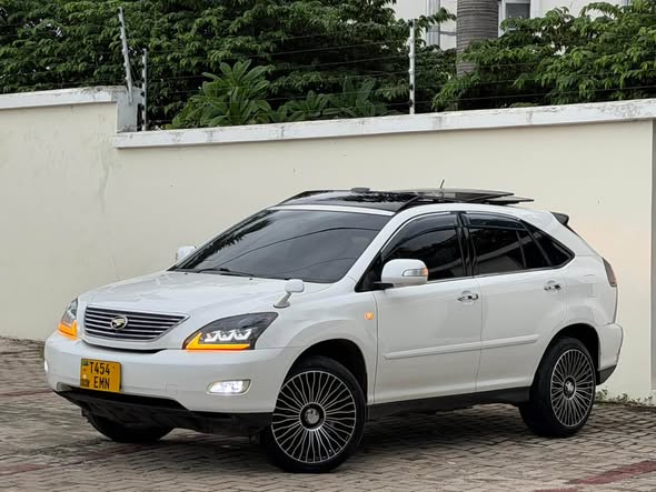 A picture of TOYOTA HARRIER