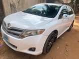 A picture of 2010 11 Toyota Venza