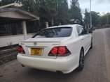 A picture of Toyota crown gari nzuri hainatatizo lolote