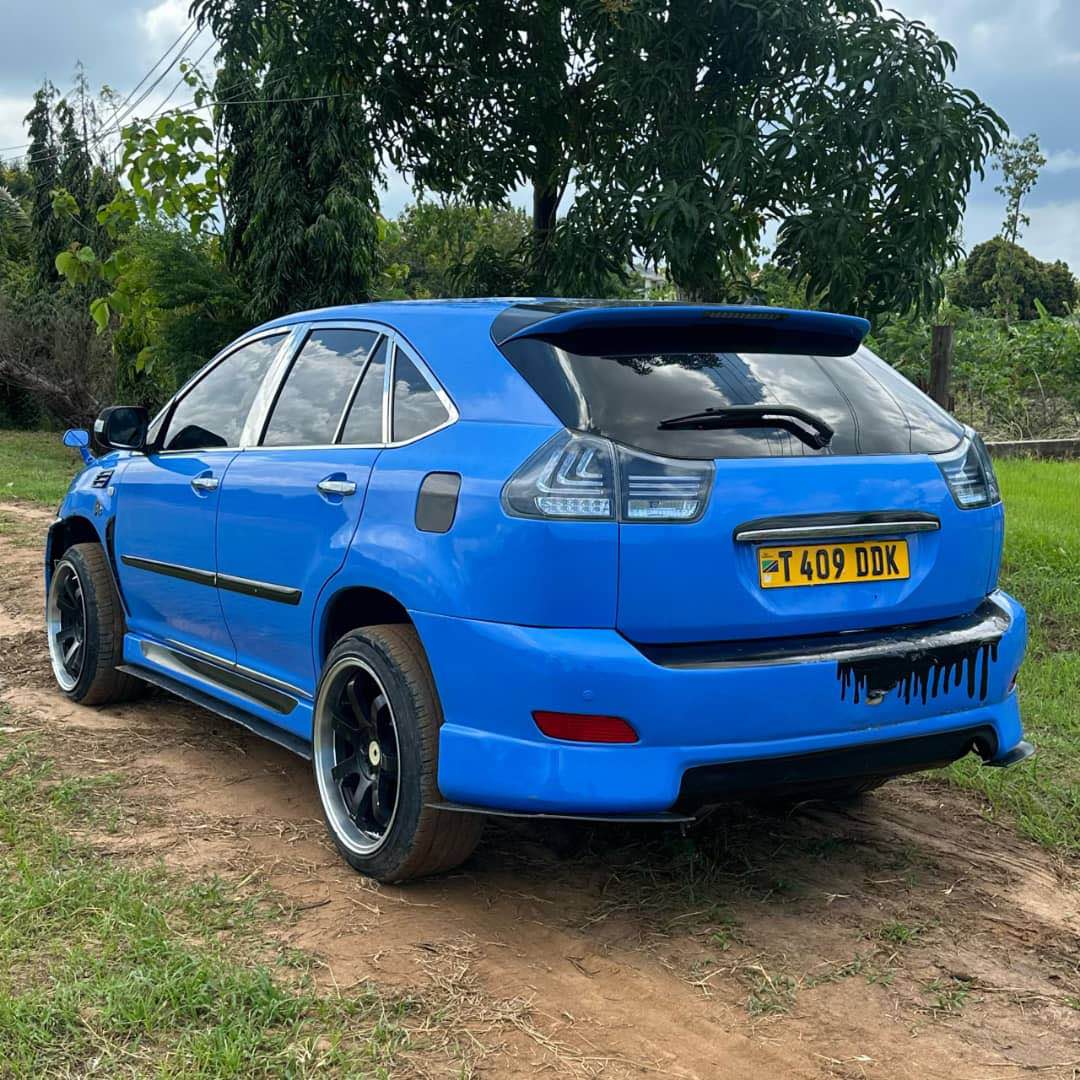 A picture of TOYOTA HARRIER
