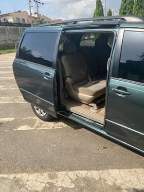A picture of 2005 Toyota Sienna 4plug Direct Tokunbo Very clean nothing to
