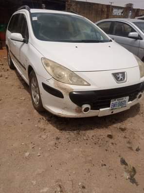 A picture of Extremely CleanUsed PEUGEOT 307 Wagon First Body Manual Transmission Basket