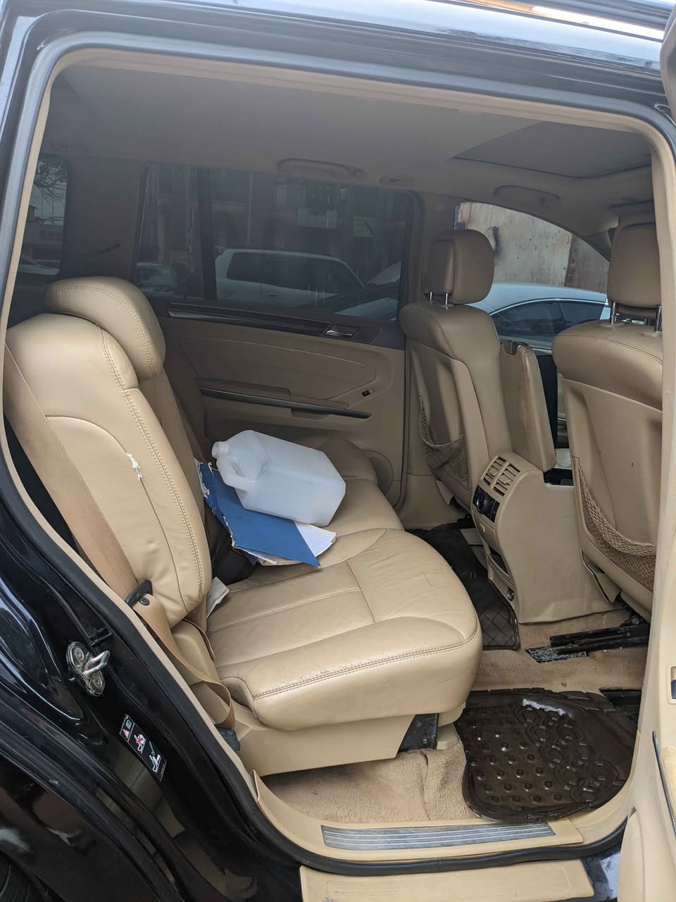A picture of Mercedes Benz GL500
