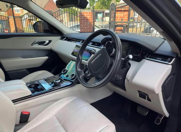 A picture of Land Rover Range Rover velar d240d 2018