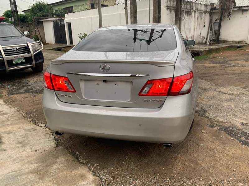 A picture of Lexus ES350 2007 model Clean and shape Contact call or