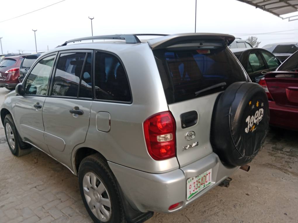 A picture of Urgent Sales Unregistered Toyota RAV4 2005 and Neat