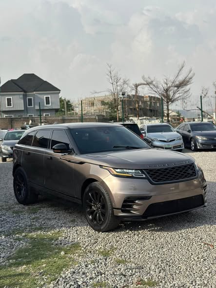 A picture of Ultra clean 2018 Range Rover Velar P380 R Dynamic V6