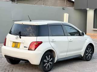 A picture of 2004 Toyota Old model