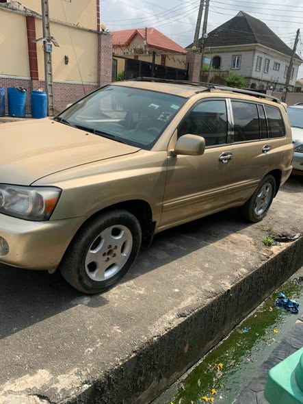 A picture of 2006 Toyota highlander
