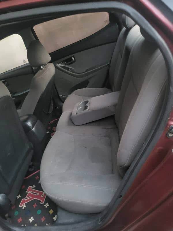 A picture of Hyundai Elantra 2014