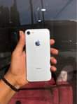 A picture of Iphone 7plain 32GB