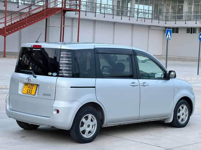 A picture of TOYOTA SIENTA